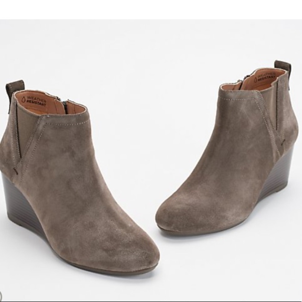 NEW VIONIC Paloma suede wedge booties 8